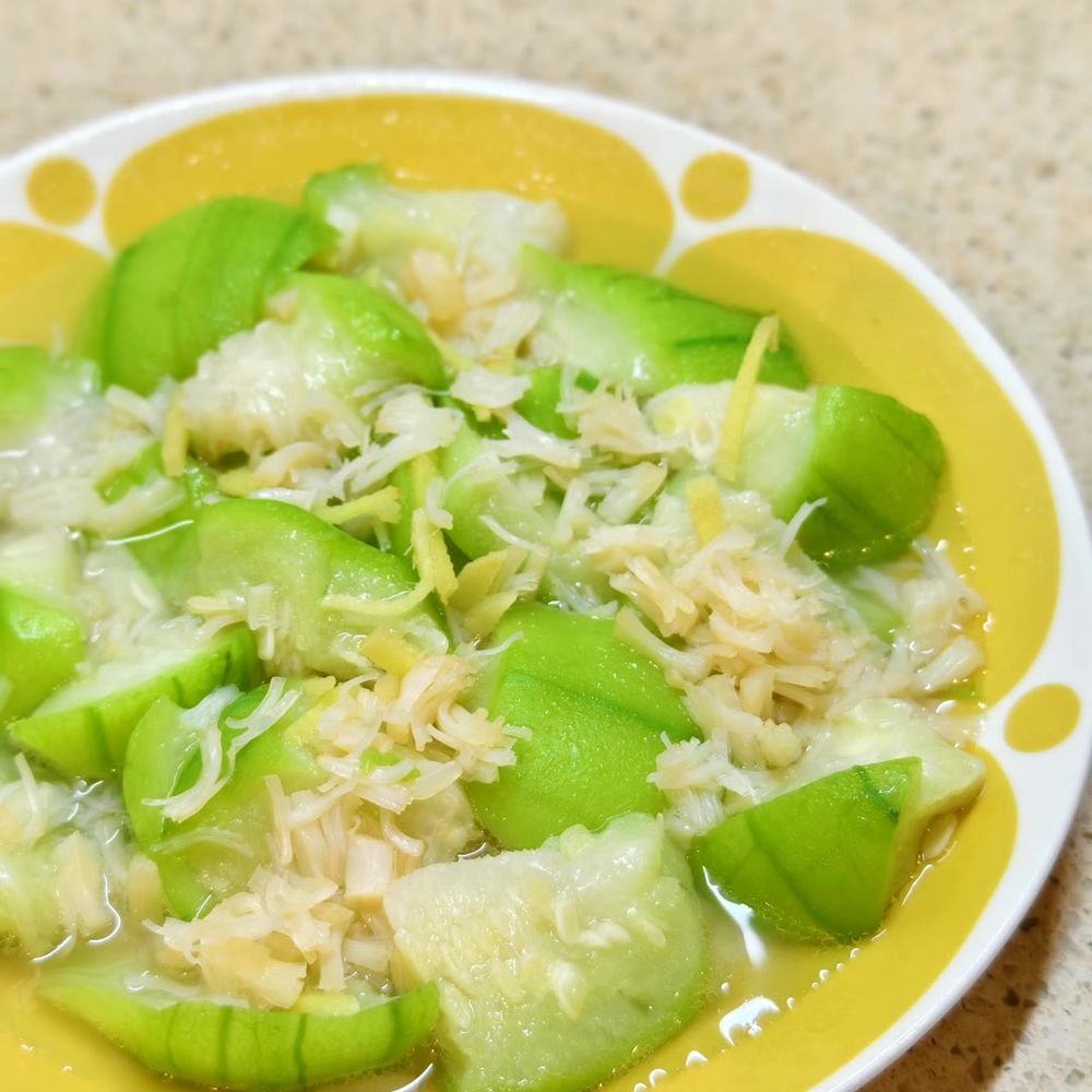Steamed Luffa with Dried Scallops